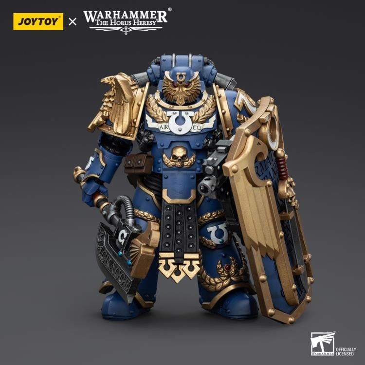 Warhammer: The Horus Heresy Ultramarines Invictarus Suzerain Squad Suzerain 4 1/18 Scale Action Figure Gallery Image 3