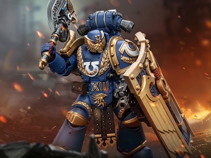 Warhammer: The Horus Heresy Ultramarines Invictarus Suzerain Squad Suzerain 5 1/18 Scale Action Figure Gallery Image 1