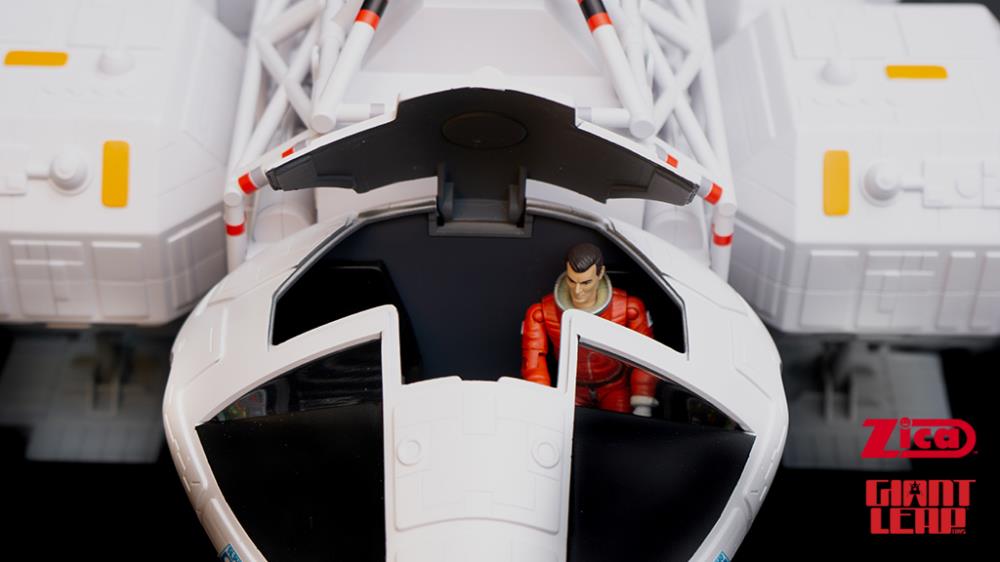 Space: 1999 Eagle (Standard Edition) Playset Gallery Image 13