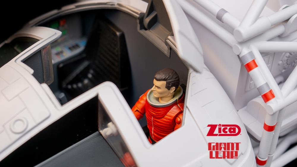 Space: 1999 Eagle (Retro Edition) Playset