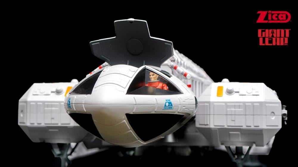 Space: 1999 Eagle (Retro Edition Dinky) Playset
