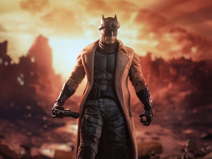 Batman v Superman: Dawn of Justice DC Multiverse Knightmare Batman Action Figure Gallery Image 1