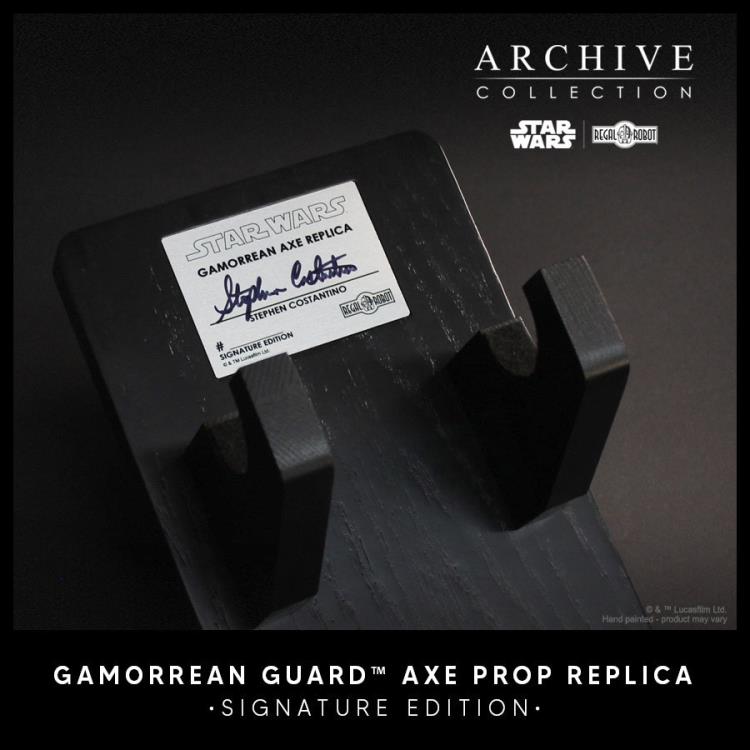 Star Wars: Return of the Jedi Archive Collection Gamorrean Guard Axe (Signature Edition) Limited Edition Prop Replica Gallery Image 9