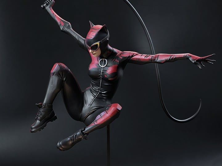 Catwoman #43 DC Designer Series Catwoman 1/6 Scale Limited Edition Statue (Jock) Gallery Image 1