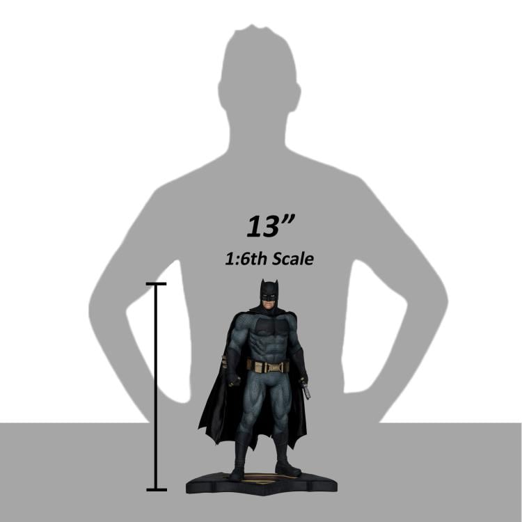 Batman v Superman: Dawn of Justice Batman 1/6 Scale Limited Edition Statue Gallery Image 9