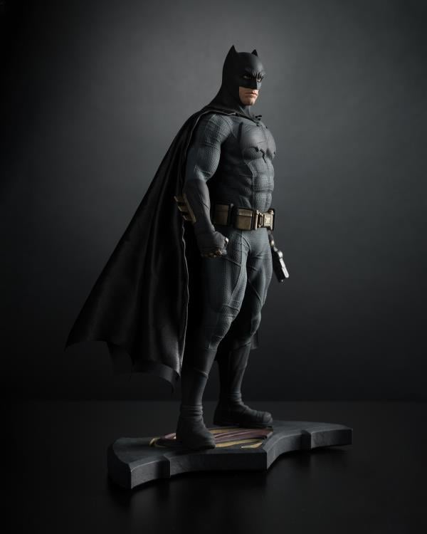 Batman v Superman: Dawn of Justice Batman 1/6 Scale Limited Edition Statue Gallery Image 3