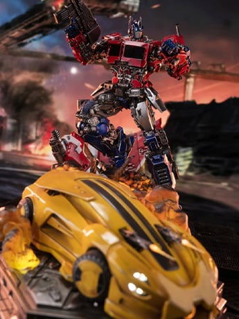 Transformers: Bumblebee Optimus Prime & Bumblebee Limited Edition Mini Statue Set Gallery Image 2