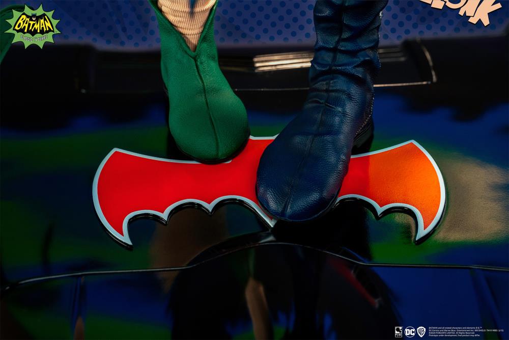 Batman Classic TV Series Batman & Robin 1/4 Scale Limited Edition Diorama Gallery Image 11