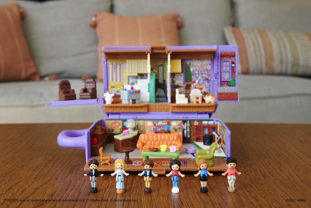 Polly Pocket x Friends Compact Playset Gallery Image 13
