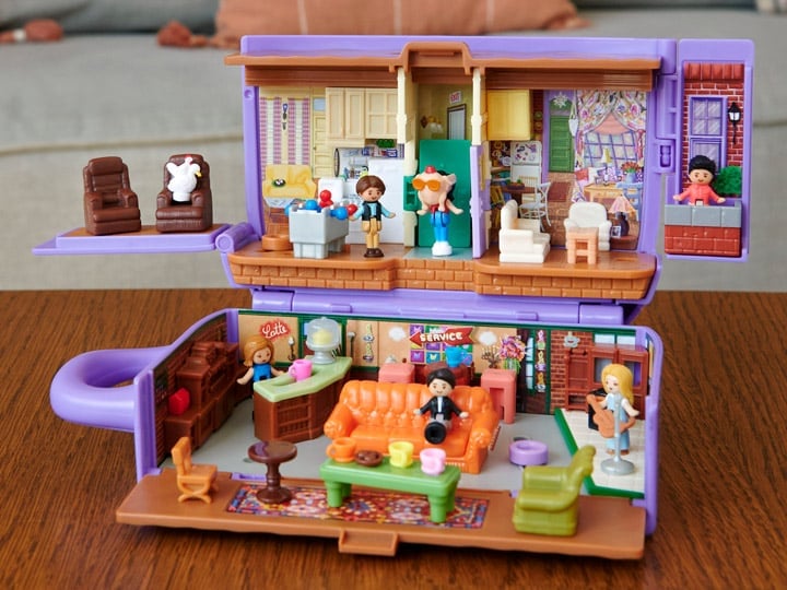 Polly Pocket x Friends Compact Playset Gallery Image 1