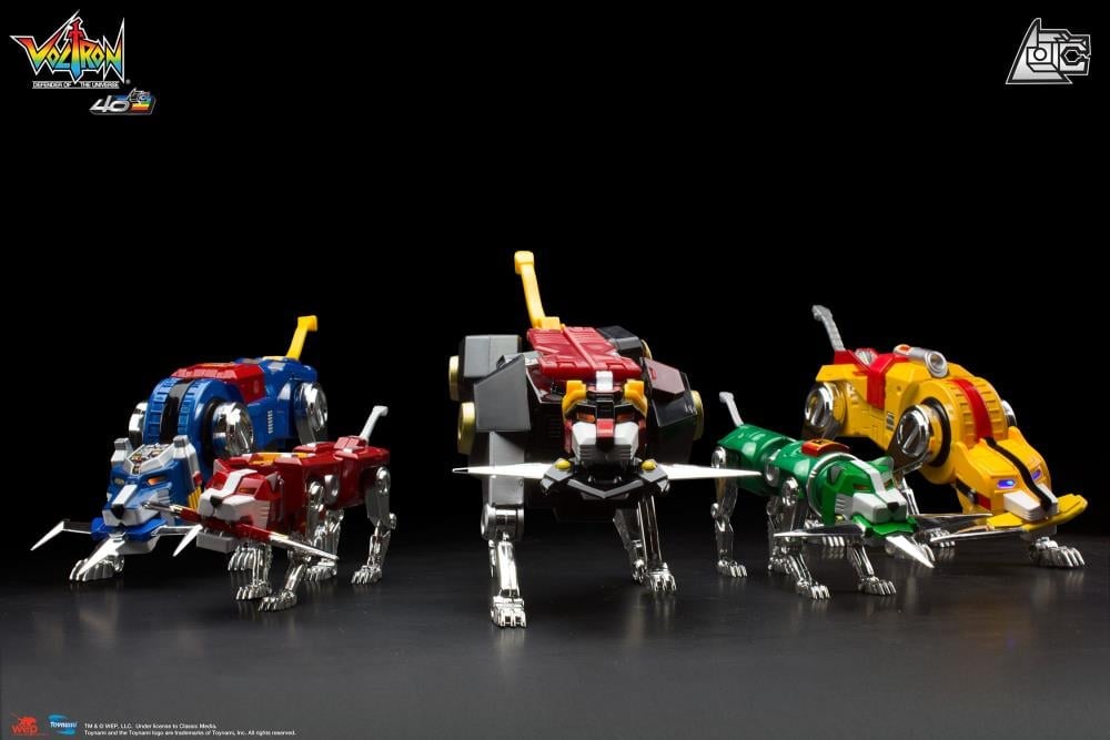 Voltron: Defender of the Universe 40th Anniversary Voltron Collector's Set Gallery Image 9