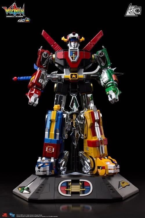 Voltron: Defender of the Universe 40th Anniversary Voltron Collector's Set Gallery Image 20