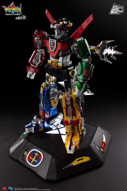 Voltron: Defender of the Universe 40th Anniversary Voltron Collector's Set Gallery Image 21