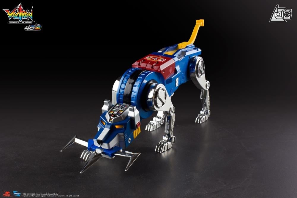 Voltron: Defender of the Universe 40th Anniversary Voltron Collector's Set Gallery Image 12