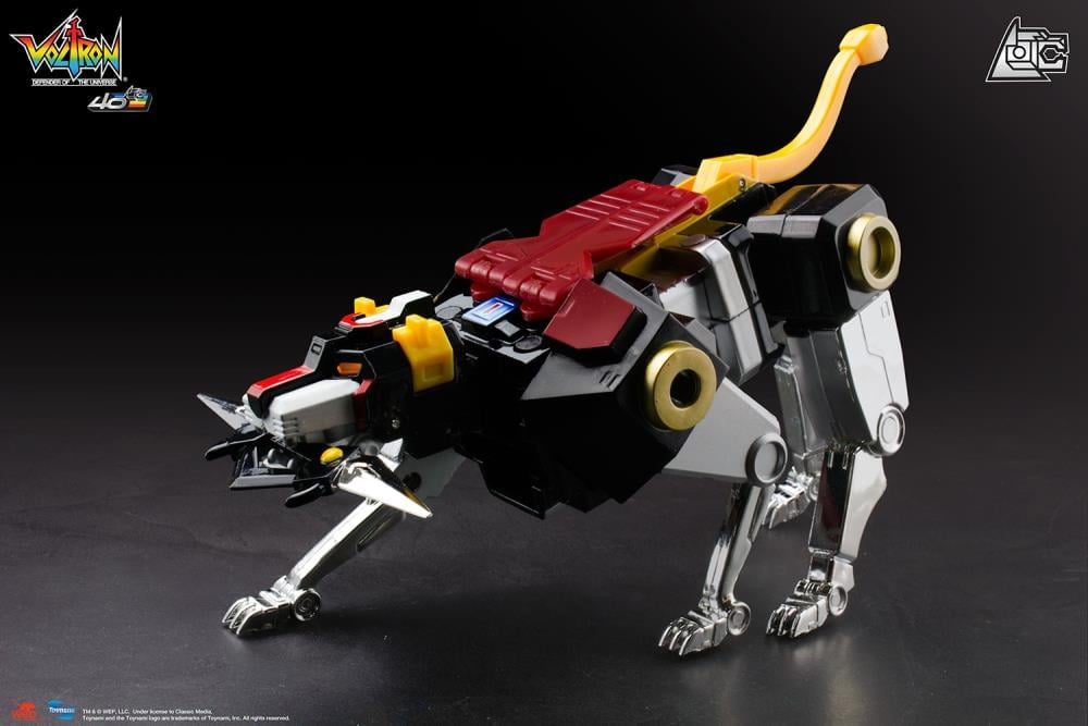Voltron: Defender of the Universe 40th Anniversary Voltron Collector's Set Gallery Image 10