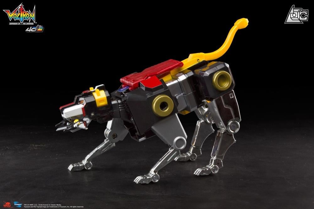 Voltron: Defender of the Universe 40th Anniversary Voltron Collector's Set Gallery Image 11