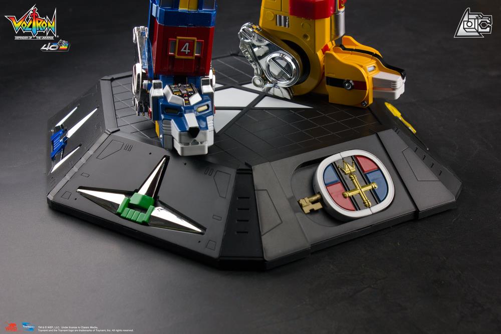 Voltron: Defender of the Universe 40th Anniversary Voltron