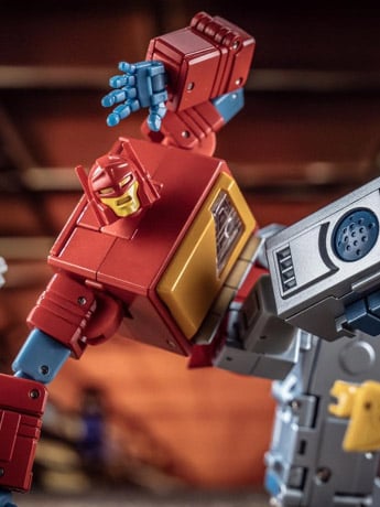 NA H62C Louie Limited Edition Action Figure Gallery Image 2