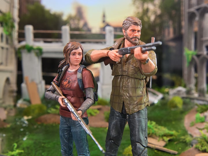 The Last of Us The Shapes Collection Joel & Ellie 6" Action Figure Two-Pack Gallery Image 1