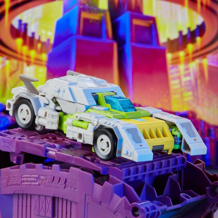 Transformers: Legacy Wreck 'N Rule Collection Voyager Class Autobot Springer Exclusive Gallery Image 4