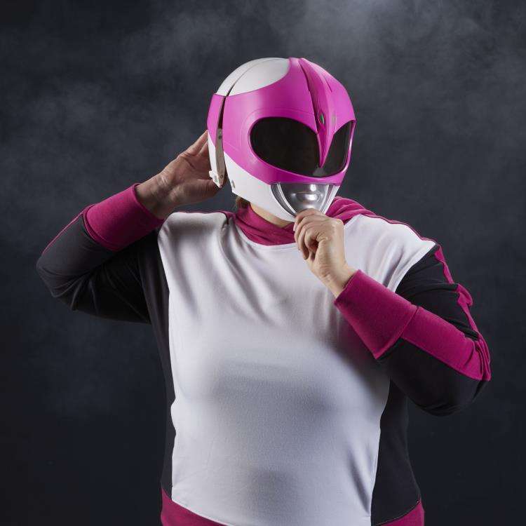 Mighty Morphin Power Rangers Lightning Collection Pink Ranger 1:1 Scale Wearable Helmet Gallery Image 9