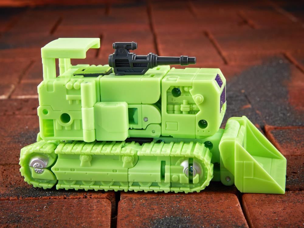 The Transformers: The Movie Studio Series 86 Deluxe Class Constructicon Bonecrusher Gallery Image 10