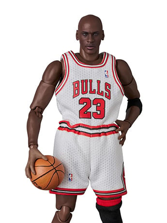 NBA MAFEX No.255 Michael Jordan (Chicago Bulls Home) Action Figure Gallery Image 2