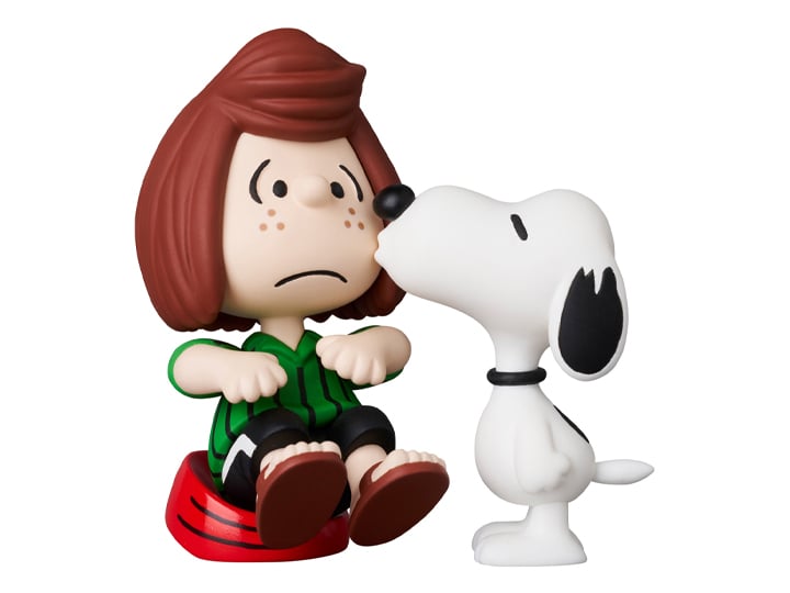 Peanuts Ultra Detail Figure No.827 Peppermint Patty & Snoopy Gallery Image 1