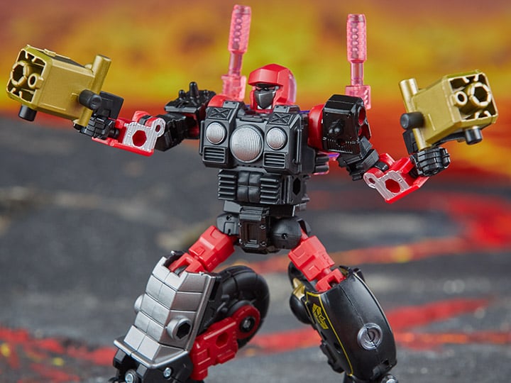 Transformers: Legacy United Deluxe Class Star Raider Road Pig Gallery Image 1