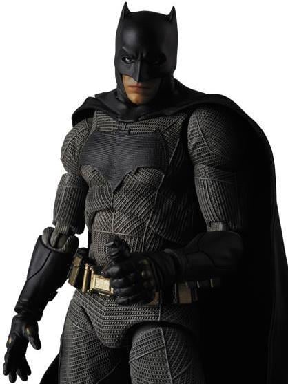Batman v Superman MAFEX No.017 Batman Action Figure Gallery Image 2