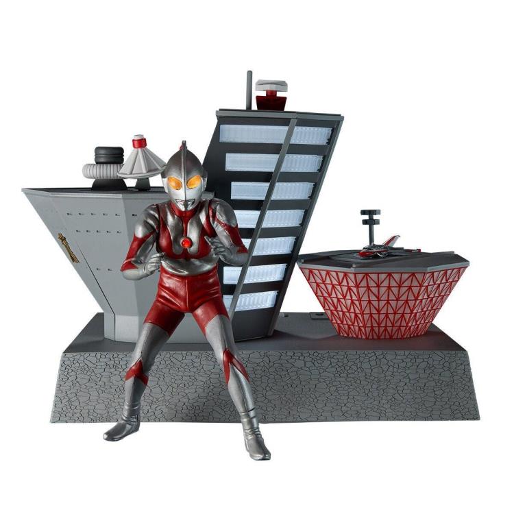 Bandai Ultimate Luminous Premium Ultraman Lube