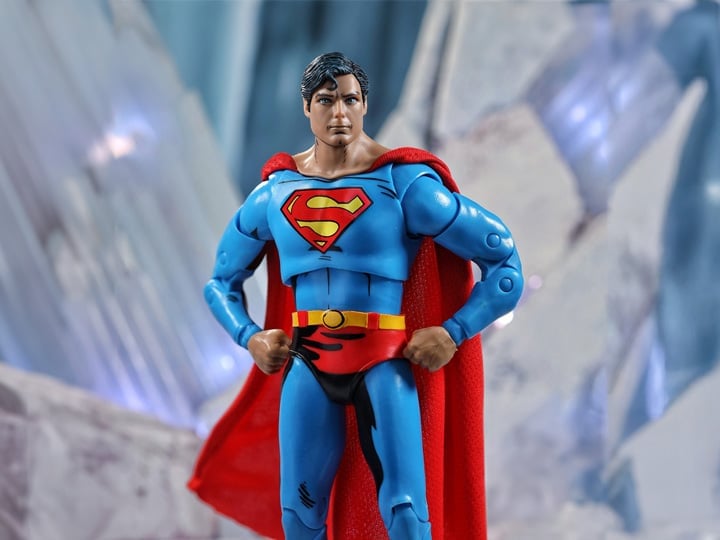 Superman '78 DC Page Punchers Superman 7" Action Figure with Comic Gallery Image 1