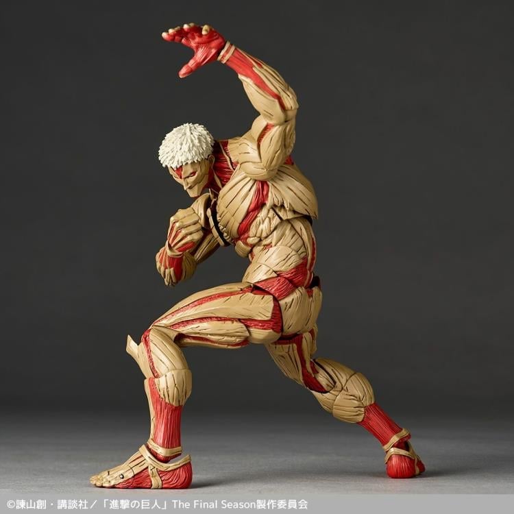 Attack on Titan Amazing Yamaguchi Revoltech NR069 Armored Titan (Reiner Braun) Action Figure Gallery Image 6