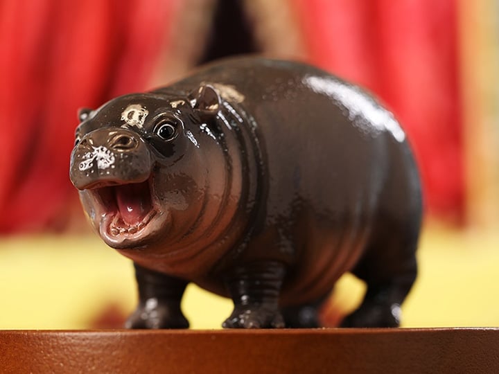 【Hippo】 Baby Hippo 1/6 Scale Figure