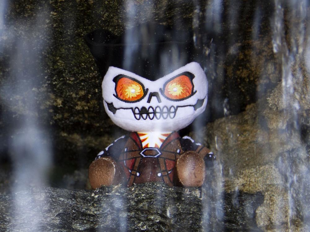 Sea of Thieves Stubbins Captain Flameheart Plush Gallery Image 7