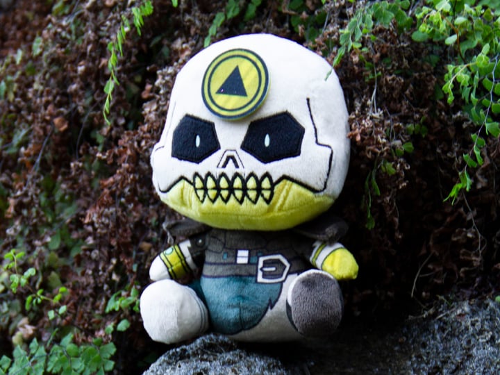 Sea of Thieves Stubbins Gold Hoarder Plush Gallery Image 1