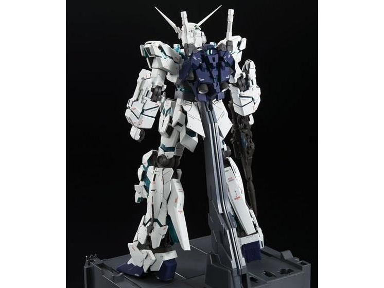 Mobile Suit Gundam Unicorn PG RX-0 Unicorn Gundam (Final Battle) Exclusive 1/60 Scale Model Kit Gallery Image 4