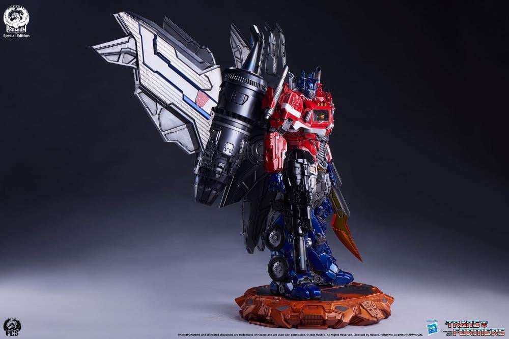 Transformers Museum Scale Optimus Prime (Jet Convoy Edition) Limited Edition Statue Gallery Image 29