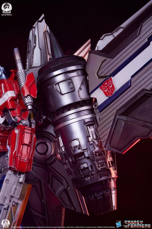 Transformers Museum Scale Optimus Prime (Jet Convoy Edition) Limited Edition Statue Gallery Image 36