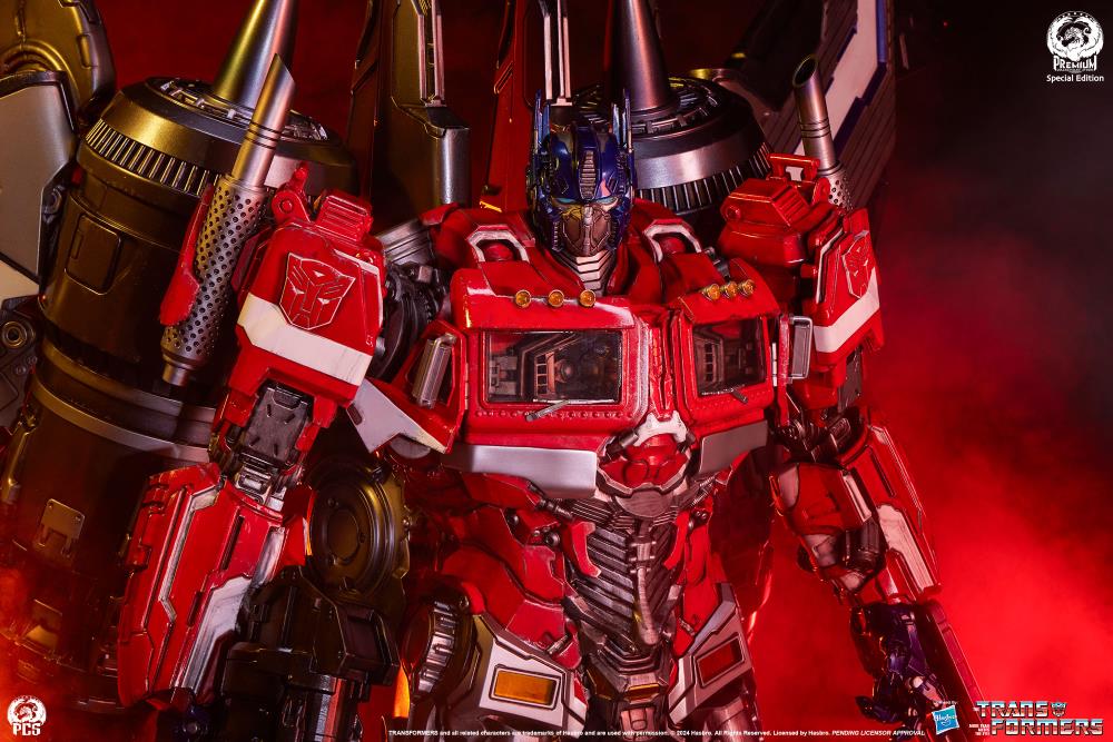 Transformers Museum Scale Optimus Prime (Jet Convoy Edition) Limited Edition Statue Gallery Image 6