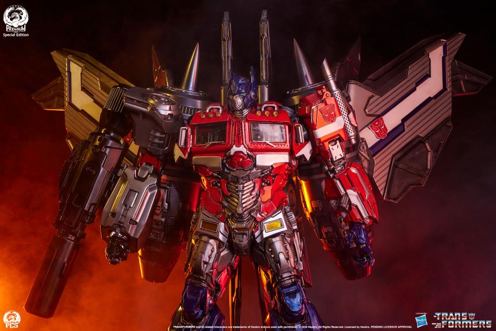 Transformers Museum Scale Optimus Prime (Jet Convoy Edition) Limited Edition Statue Gallery Image 5