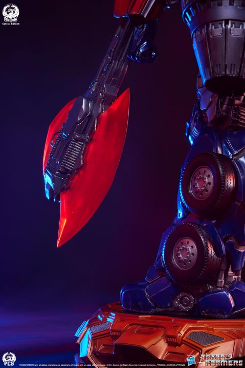 Transformers Museum Scale Optimus Prime (Jet Convoy Edition) Limited Edition Statue Gallery Image 21