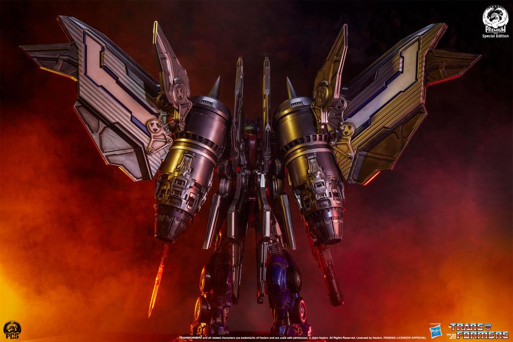 Transformers Museum Scale Optimus Prime (Jet Convoy Edition) Limited Edition Statue Gallery Image 4