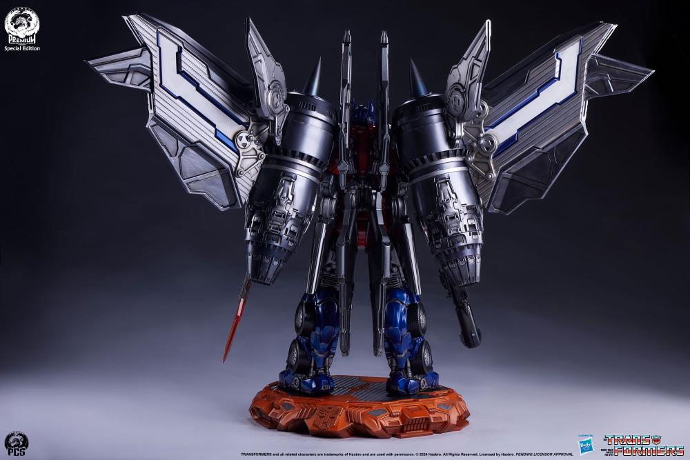 Transformers Museum Scale Optimus Prime (Jet Convoy Edition) Limited Edition Statue Gallery Image 31