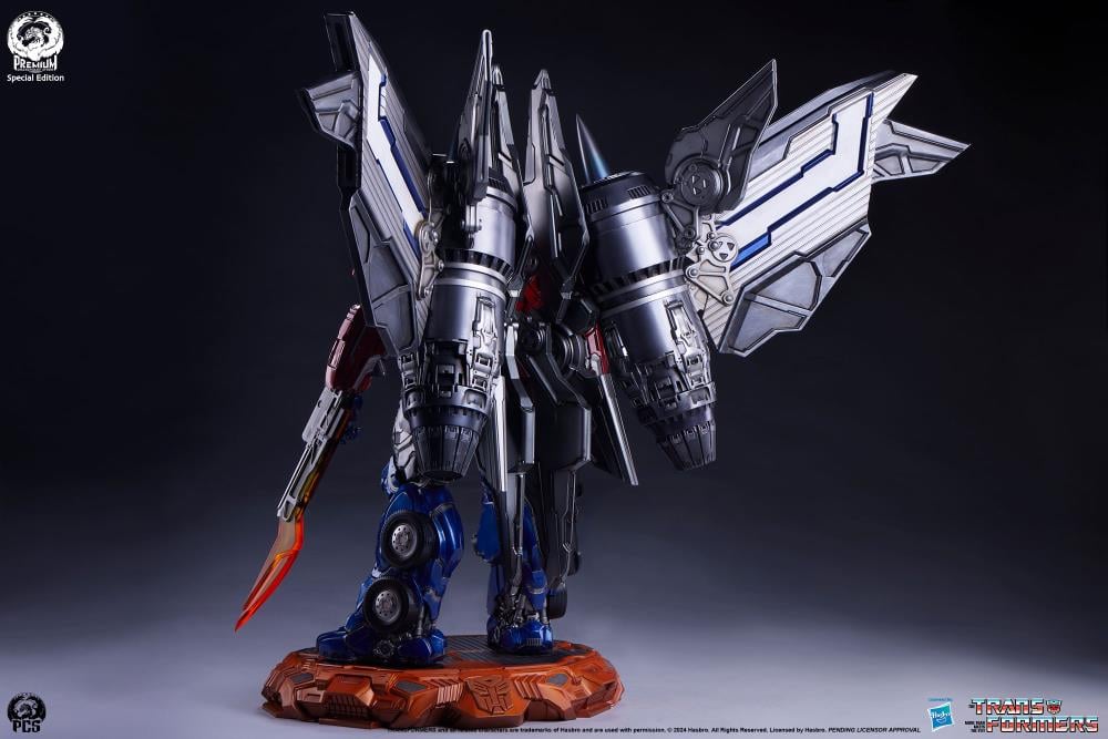 Transformers Museum Scale Optimus Prime (Jet Convoy Edition) Limited Edition Statue Gallery Image 32