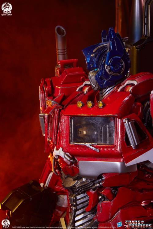Transformers Museum Scale Optimus Prime (Jet Convoy Edition) Limited Edition Statue Gallery Image 8