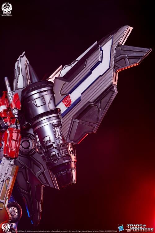Transformers Museum Scale Optimus Prime (Jet Convoy Edition) Limited Edition Statue Gallery Image 9