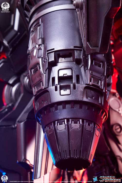 Transformers Museum Scale Optimus Prime (Jet Convoy Edition) Limited Edition Statue Gallery Image 37