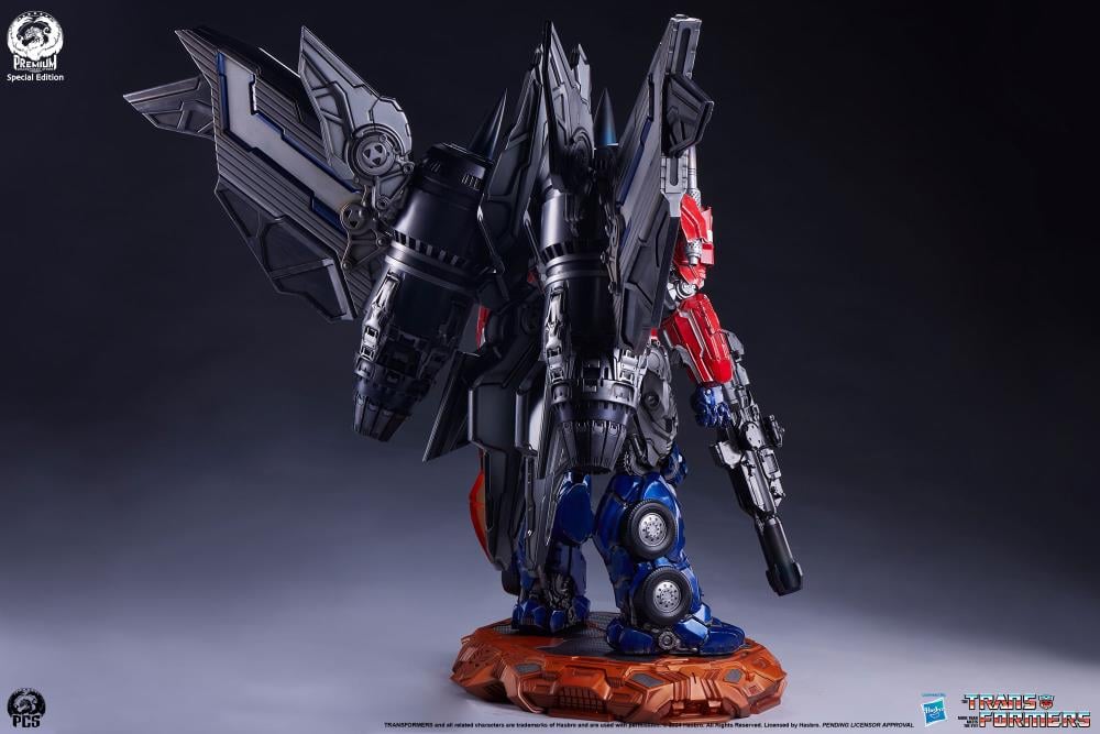 Transformers Museum Scale Optimus Prime (Jet Convoy Edition) Limited Edition Statue Gallery Image 30