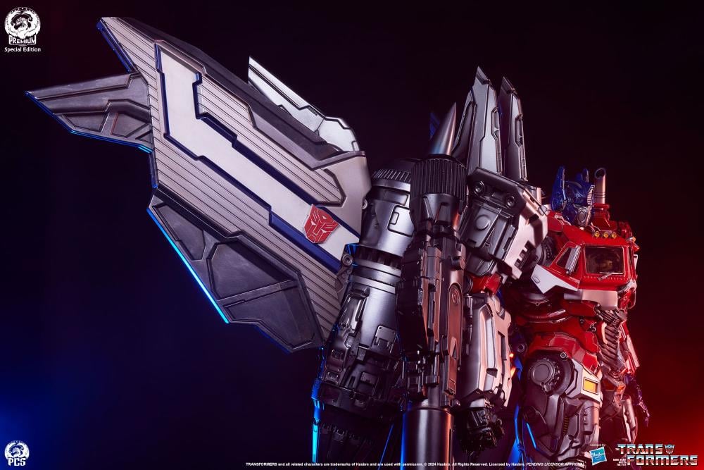 Transformers Museum Scale Optimus Prime (Jet Convoy Edition) Limited Edition Statue Gallery Image 17